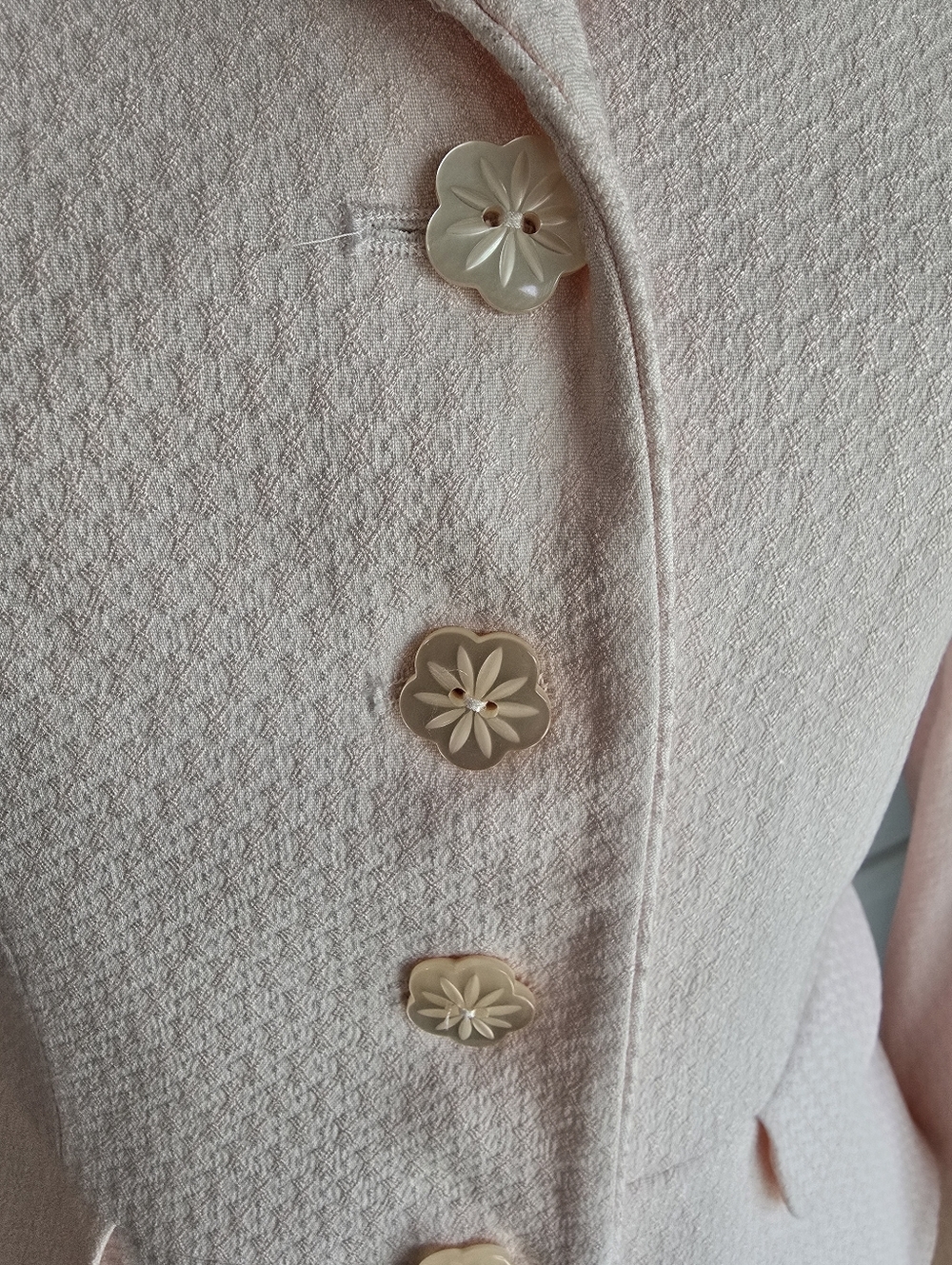 Vintage Tahari Arthur S Levine Women's Blazer in Pale Pink - Picture 3 of 11
